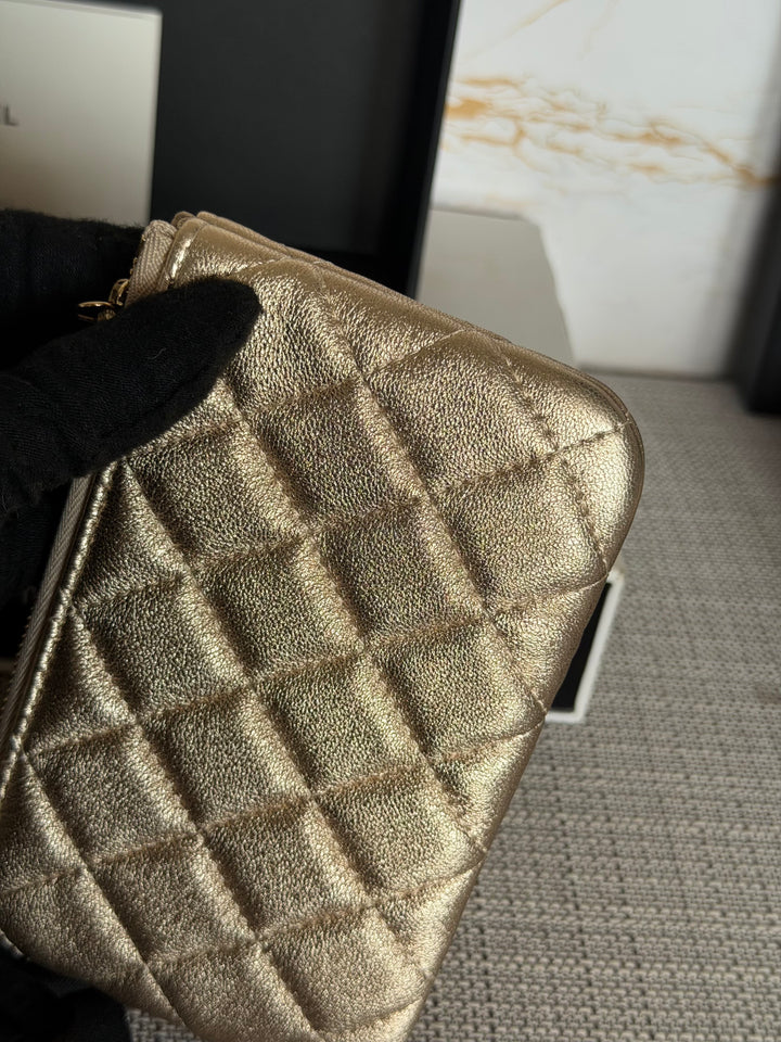 CHANEL 21P Metallic Gold Lambskin LGHW Mini O Case Pouch 15 cms