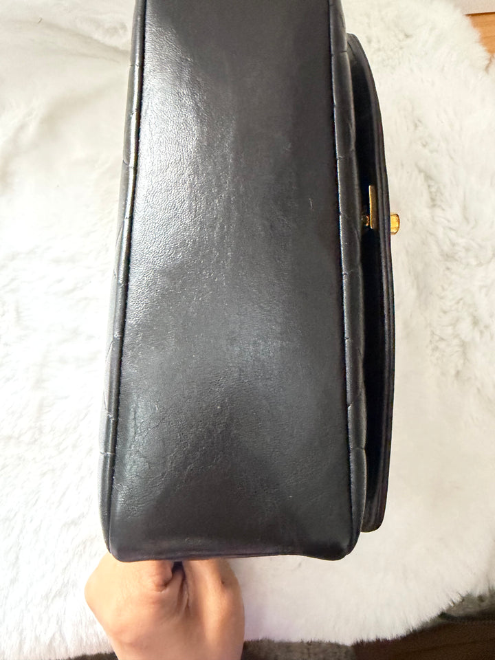 CHANEL Vintage series 2 24k GHW Hardware Diana Flap Bag size SMALL 1991-1994