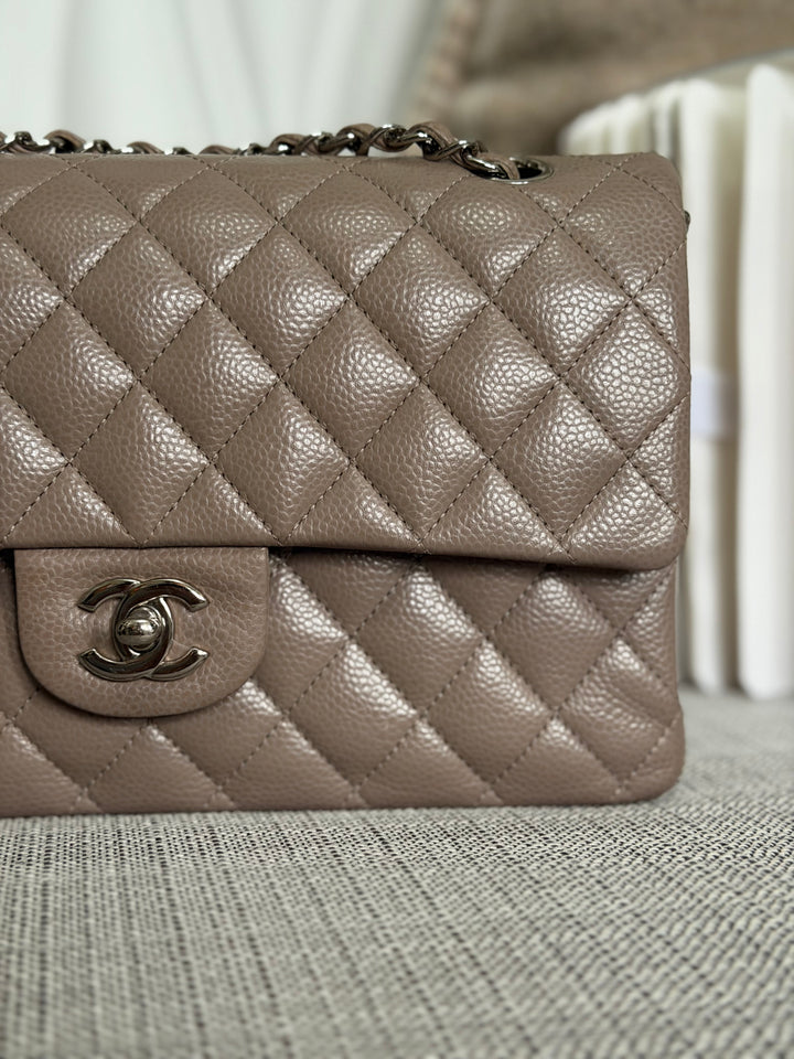 CHANEL series 20 15B Taupe Caviar SHW Medium ML Timeless Classic Double Flap Bag