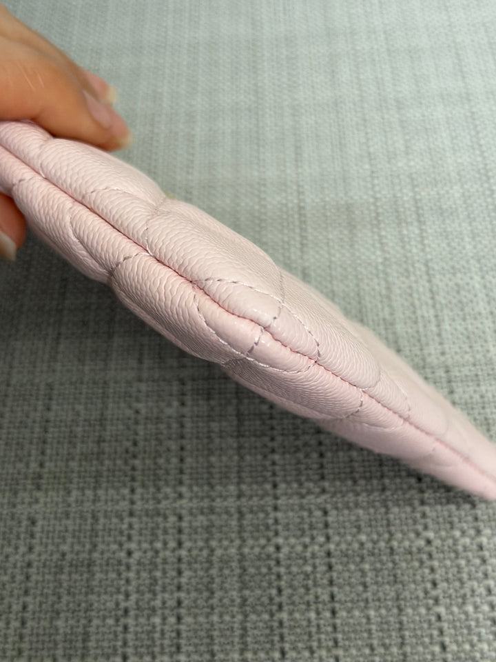 CHANEL series 32 Pink Caviar Crystal CC LGHW Small O Case Pouch