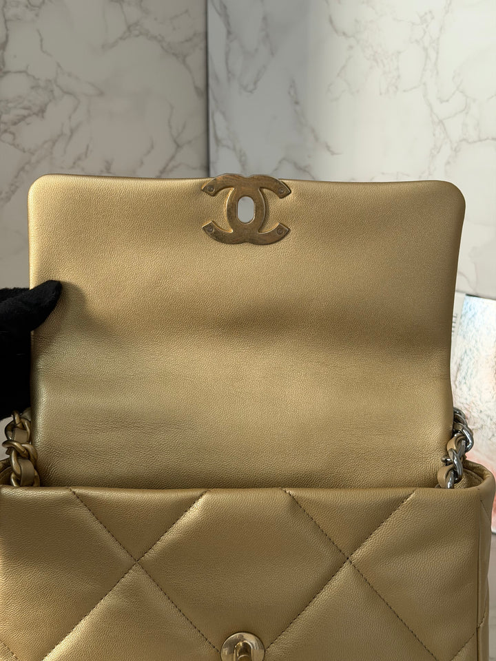 CHANEL series 30 2020 Gold metallic Goatskin 19 size Small with Mixed Hardware