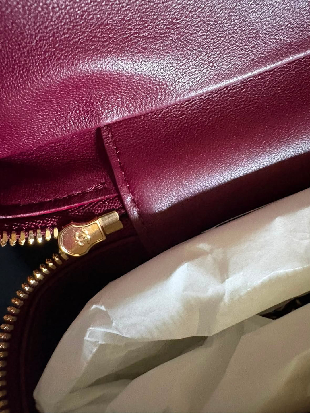 CHANEL 26B Burgundy Calf Skin Croc Embossed LGHW LP Long Vanity with detachable chain size SMALL 19 cms 2026