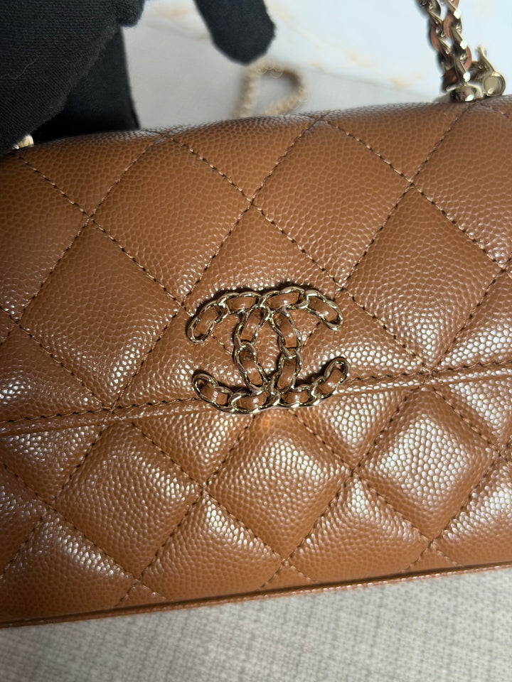 CHANEL 26P Brown Caviar LGHW Top Handle Vanity 2026