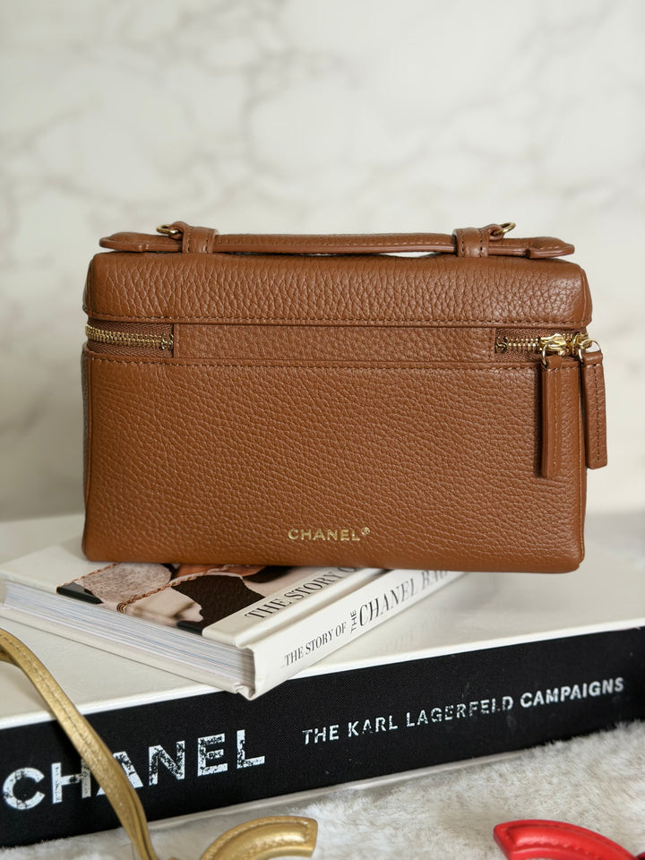 CHANEL Brown Gold Caviar LP Long Vanity SMALL 19 cms LGHW 2026