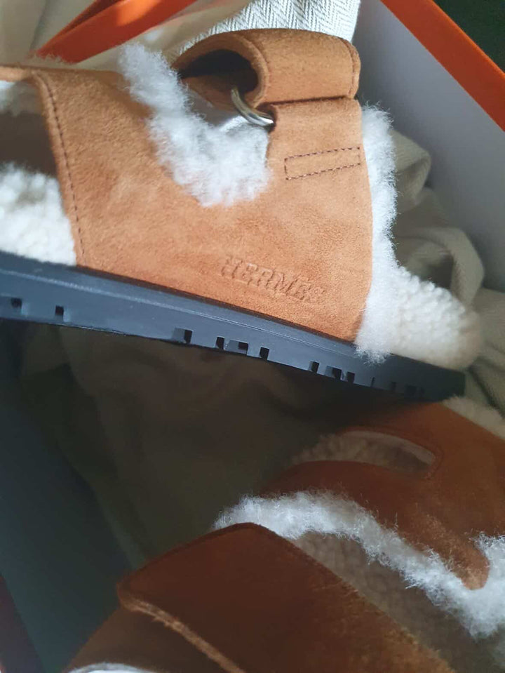 Hermès Chypre Sandals in Naturel/ Écru Suede goatskin plus shearling size EU37