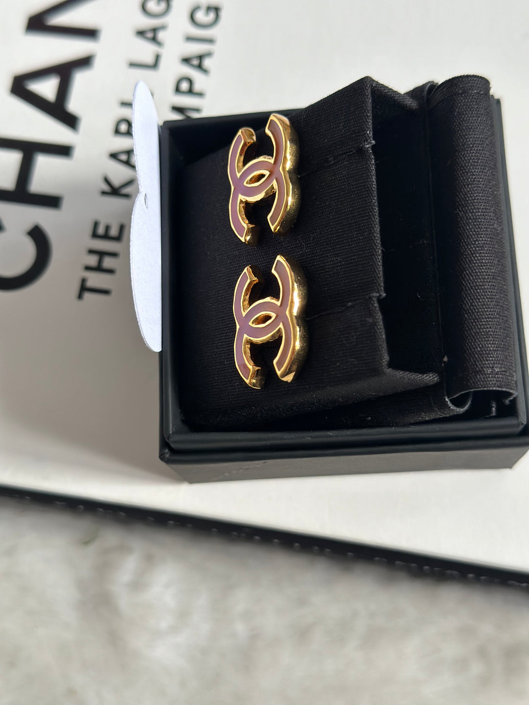 Chanel 23C Ombré Pink and orange Gold tone earrings