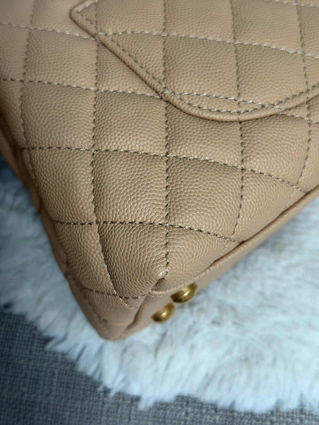 CHANEL series 29 Beige Caviar Aged GHW Deep burgundy Lizard Handle Coco Handle size Small 2019/2020