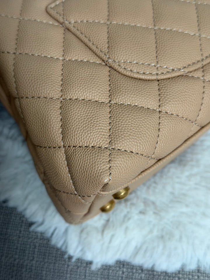 CHANEL series 29 Beige Caviar Aged GHW Deep burgundy Lizard Handle Coco Handle size Small 2019/2020
