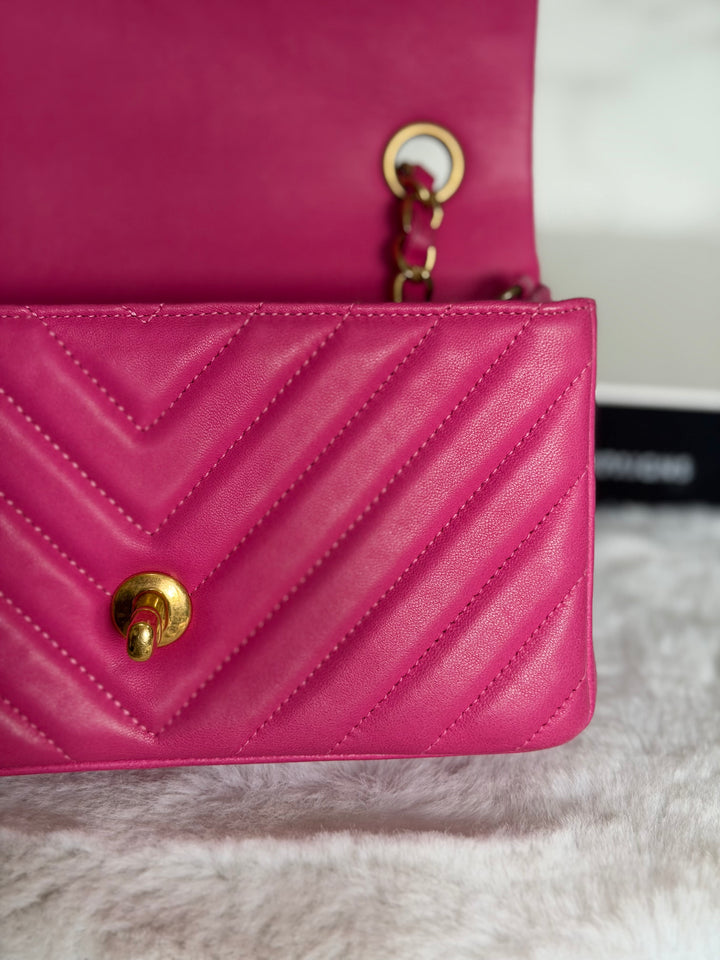 CHANEL series 21 Pink Lambskin Chevron Mini Rectangular Flap Bag with GHW 2015
