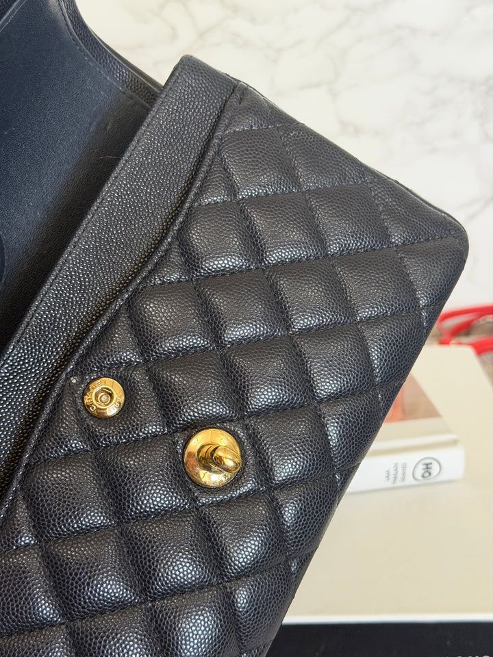 CHANEL series 31 Dark Navy Caviar LGHW Small Timeless Classic Double Flap Bag 2020/2021