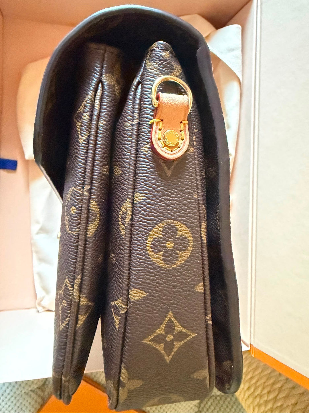 LOUIS VUITTON Pochette Metis Monogram 2024