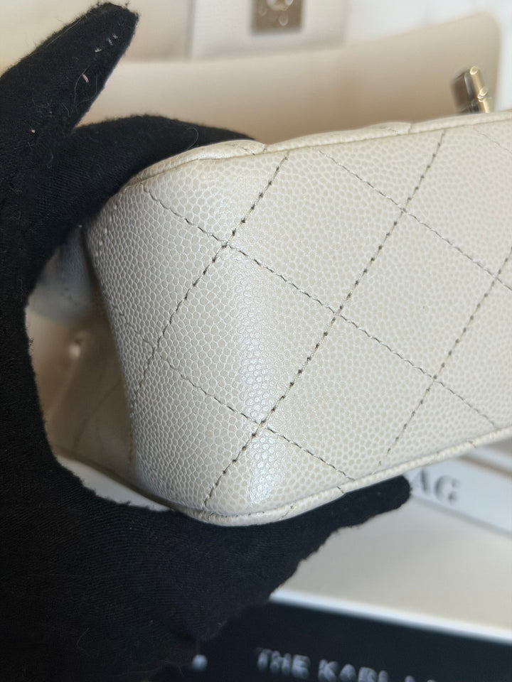 CHANEL 18B series 26 Ivory Caviar SHW Mini Rectangular Flap Bag 2018