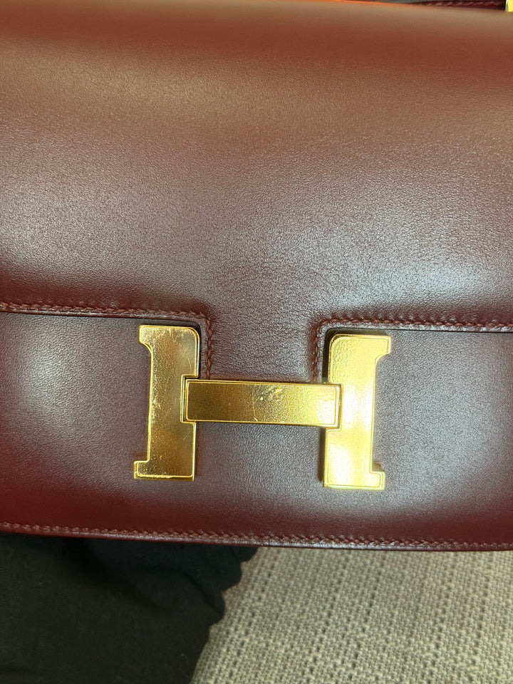 HERMÈS Rouge H Box Leather GHW Mini Constance 18 Flap Bag stamp D 2019
