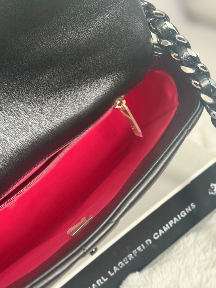 CHANEL 22P So Black 19 Black Lambskin Flap Bag size Small 2022