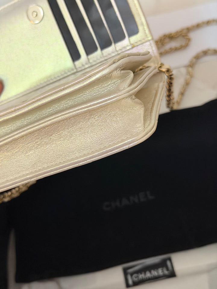 CHANEL series 31 20B Ivory Calf Skin LGHW Mini Wallet on Chain (WOC) 6 inches