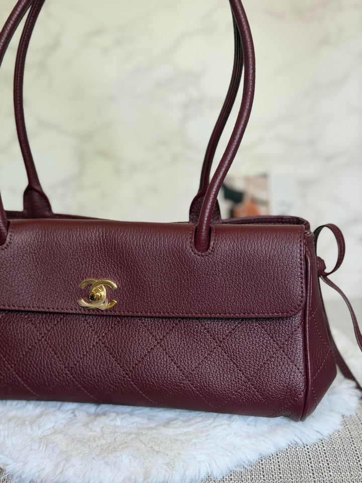 CHANEL Burgundy Caviar LGHW Urban Essentials East West Shopping Tote Bag size Small Matthieu Blazy 26S 2026