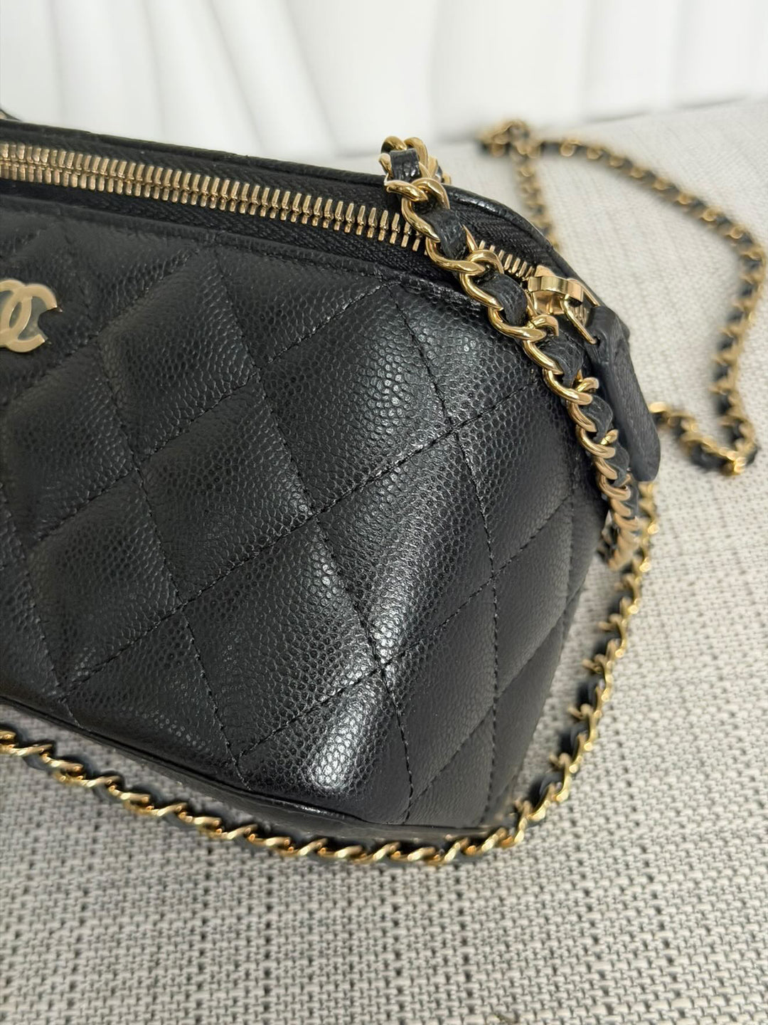 CHANEL Black Caviar LGHW Small Vanity with chain