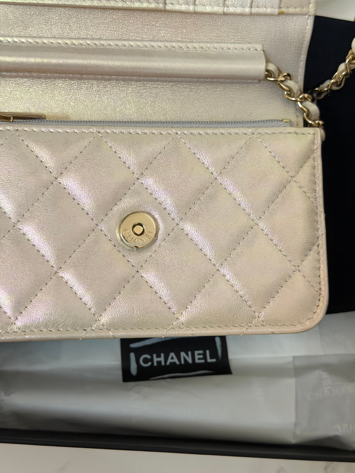 CHANEL series 31 20B Ivory Calf Skin LGHW Mini Wallet on Chain (WOC) 6 inches