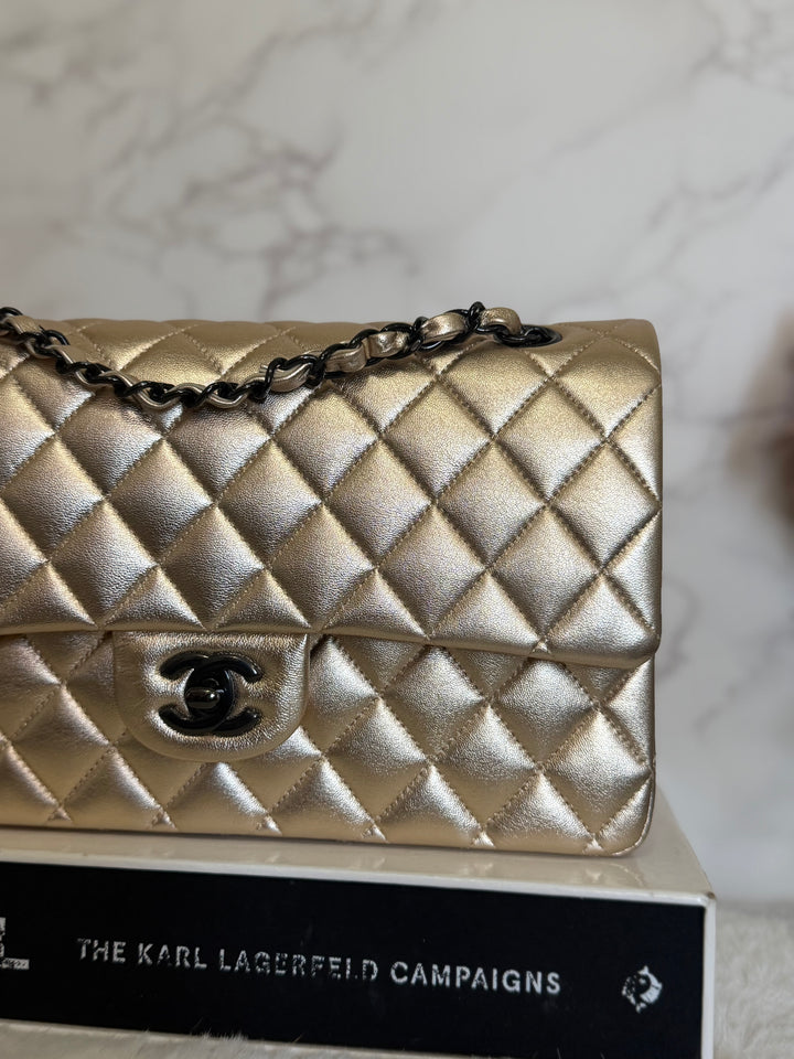 CHANEL series 31 Gold Metallic Lambskin So Black Hardware Medium ML timeless Classic Double Flap Bag 2020/2021