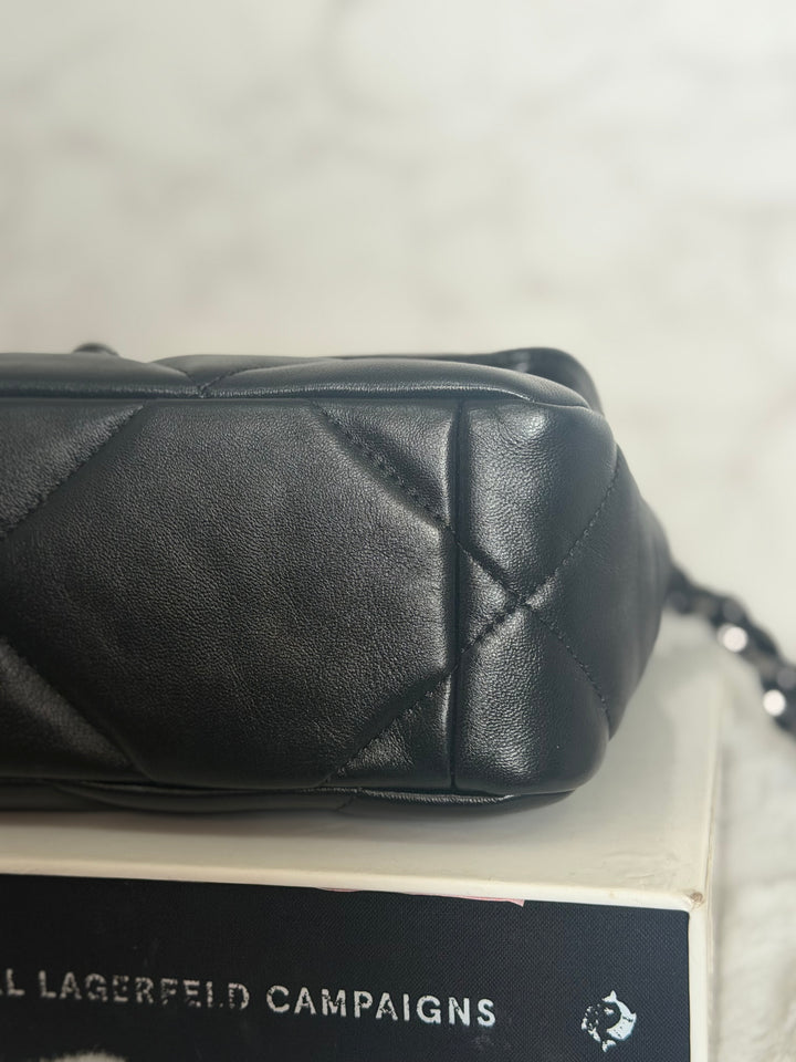 CHANEL 22P So Black 19 Black Lambskin Flap Bag size Small 2022