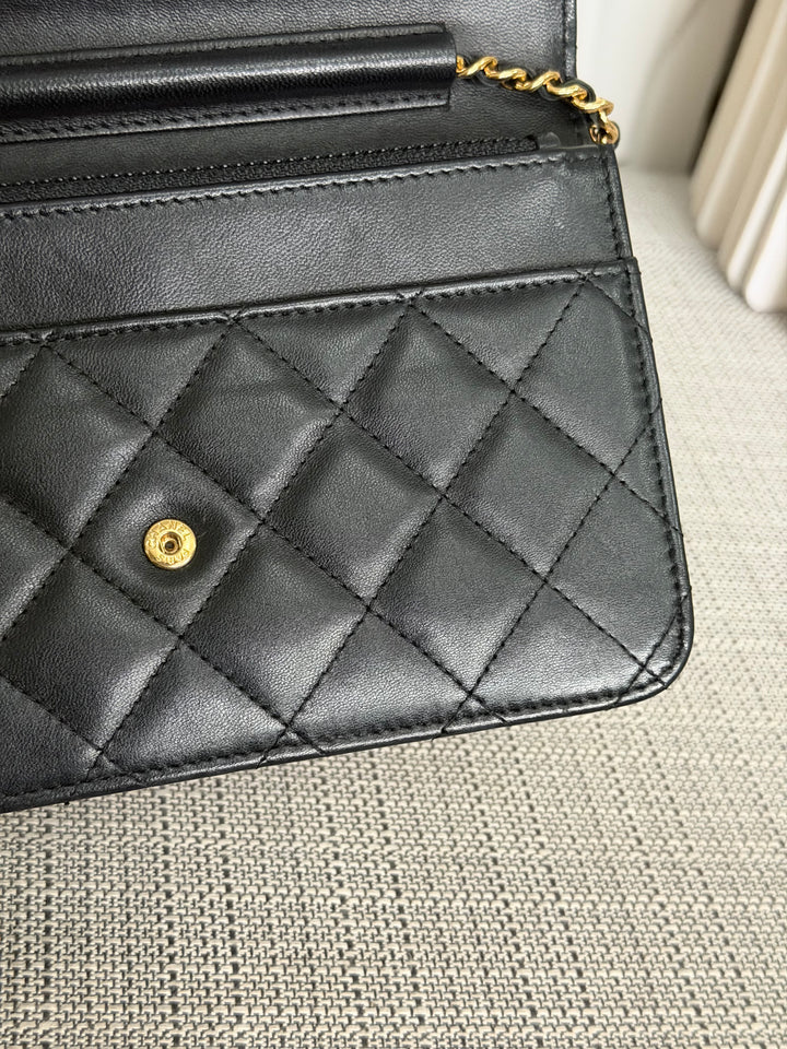 CHANEL series 25 2018 Black Lambskin LGHW Classic Wallet On Chain (WOC)