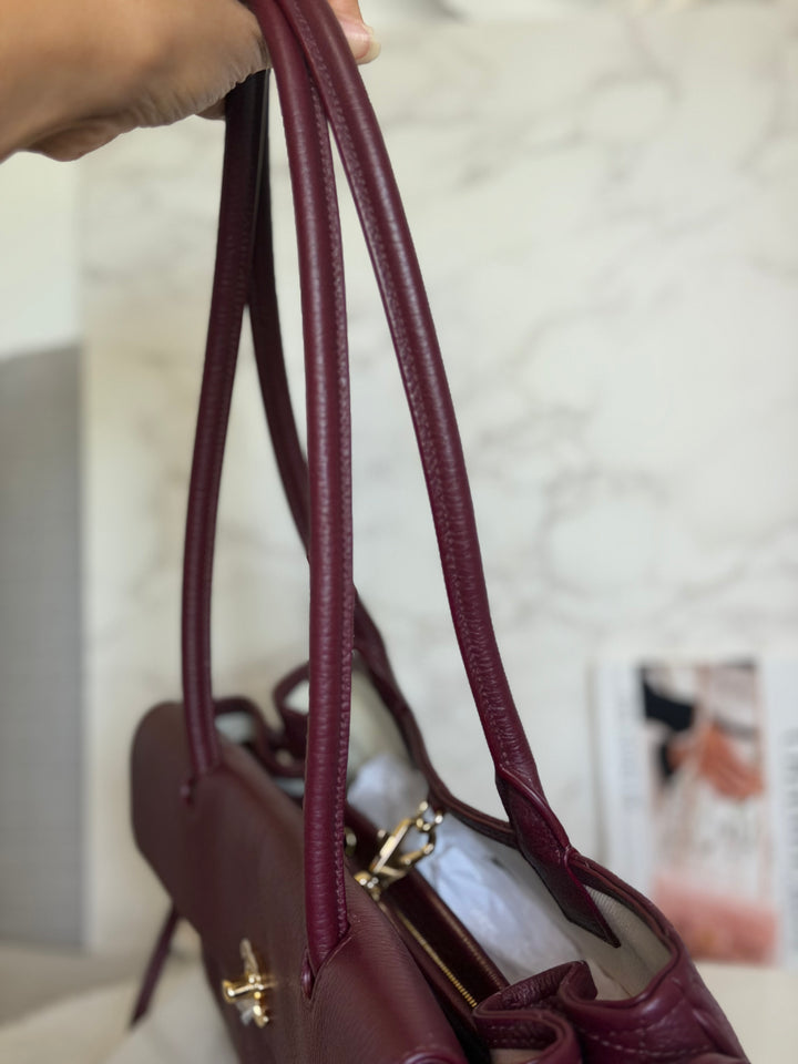 CHANEL Burgundy Caviar LGHW Urban Essentials East West Shopping Tote Bag size Small Matthieu Blazy 26S 2026