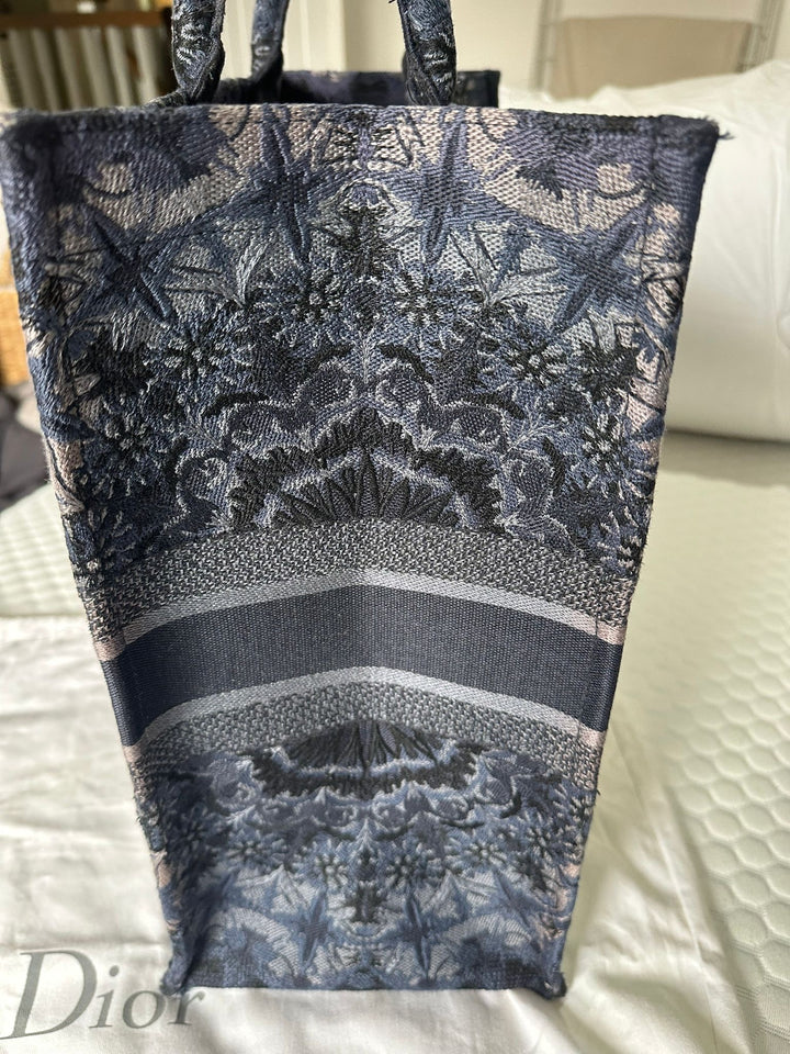 Dior Book Tote size Large