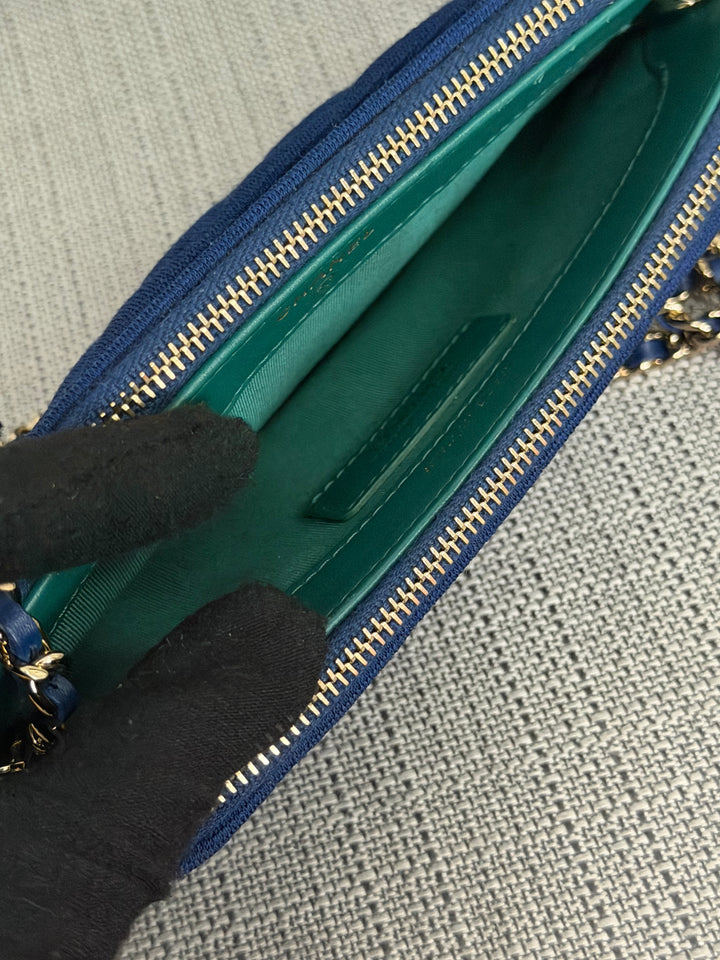 CHANEL series 28 Blue Jersey With Green Fabric Lining O Diver Wallet on Chain Phone Holder LGHW