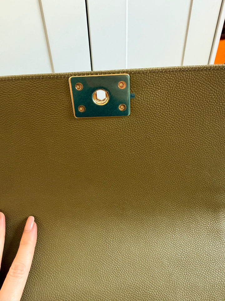 CHANEL series 23 Khaki Green Caviar with Pink lining NEW Medium Le Boy Flap Bag 2016