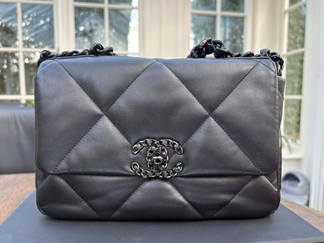 Chanel 19 Flap Bag in Size Small 22P collection 2022 So Black Lambskin So Black Hardware