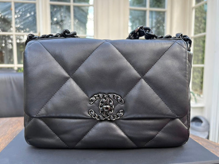 Chanel 19 Flap Bag in Size Small 22P collection 2022 So Black Lambskin So Black Hardware