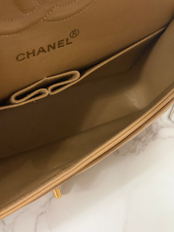 CHANEL series 4 Vintage 24K GHW Dark Beige Lambskin Timeless Classic Medium Double Flap Bag