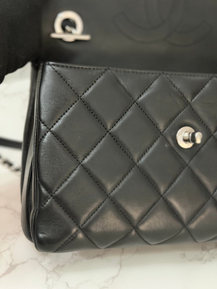 CHANEL series 24 Black Lambskin Silver HW Trendy CC Top Handle Flap Bag with Top Handle and detachable chain