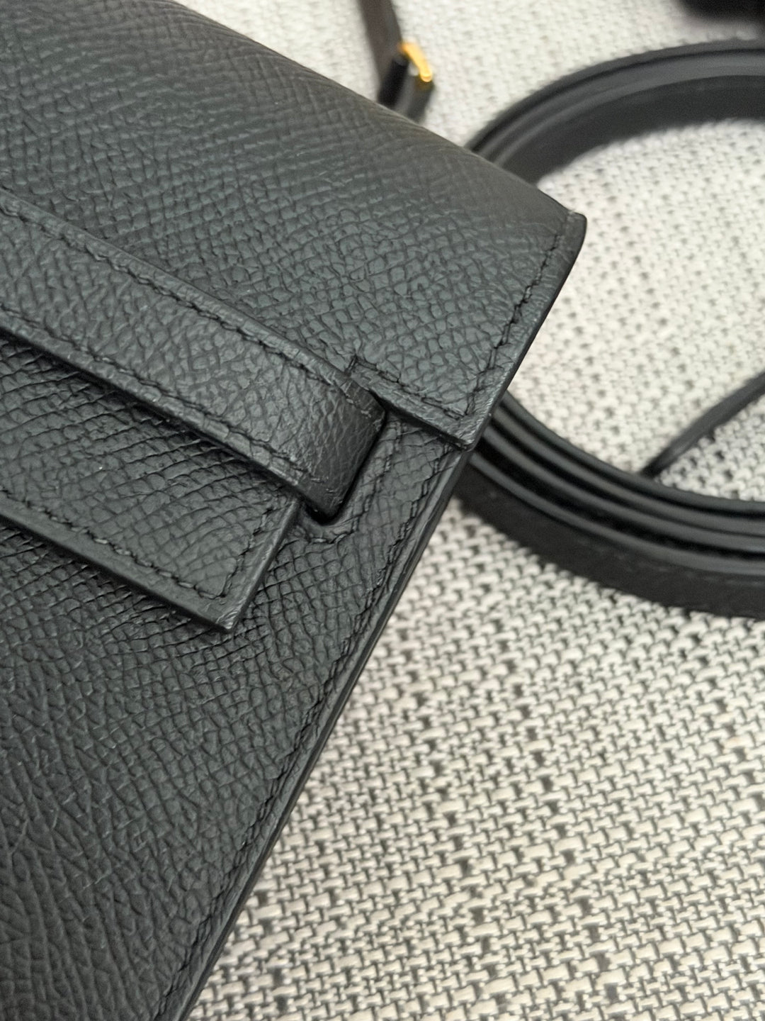 HERMES Noir Black Epsom Leather GHW Kelly To Go Stamp Z 2021