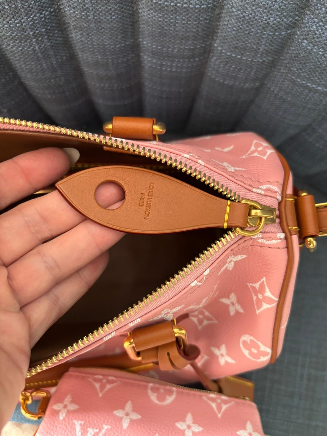 LOUIS VUITTON LV Speedy P9 Bandoulière 25 Bag in Sakura Pink With Dark Vanchetta Rare SOLD OUT