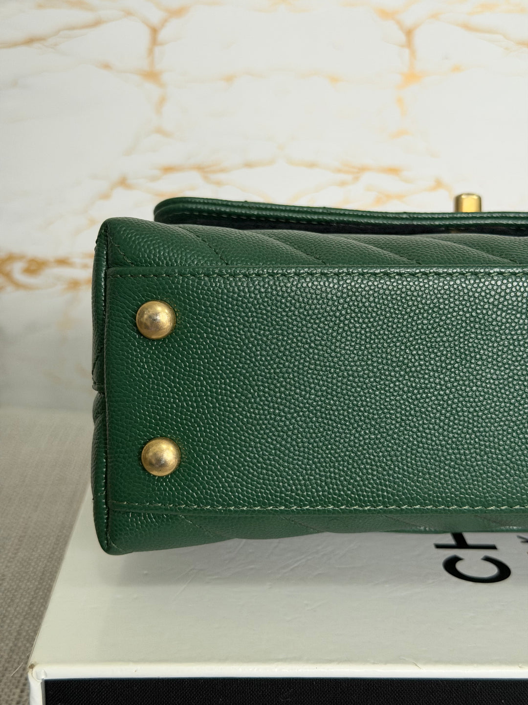 CHANEL series 26 Forrest Dark Green Caviar Chevron Aged GHW Coco Handle Size SMALL 24 cms 2018