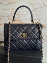 Load image into Gallery viewer, Chanel series 28 2018/2019 Navy Lambskin Champagne GHW Trendy CC Flap Bag size Small with Detachable Strap
