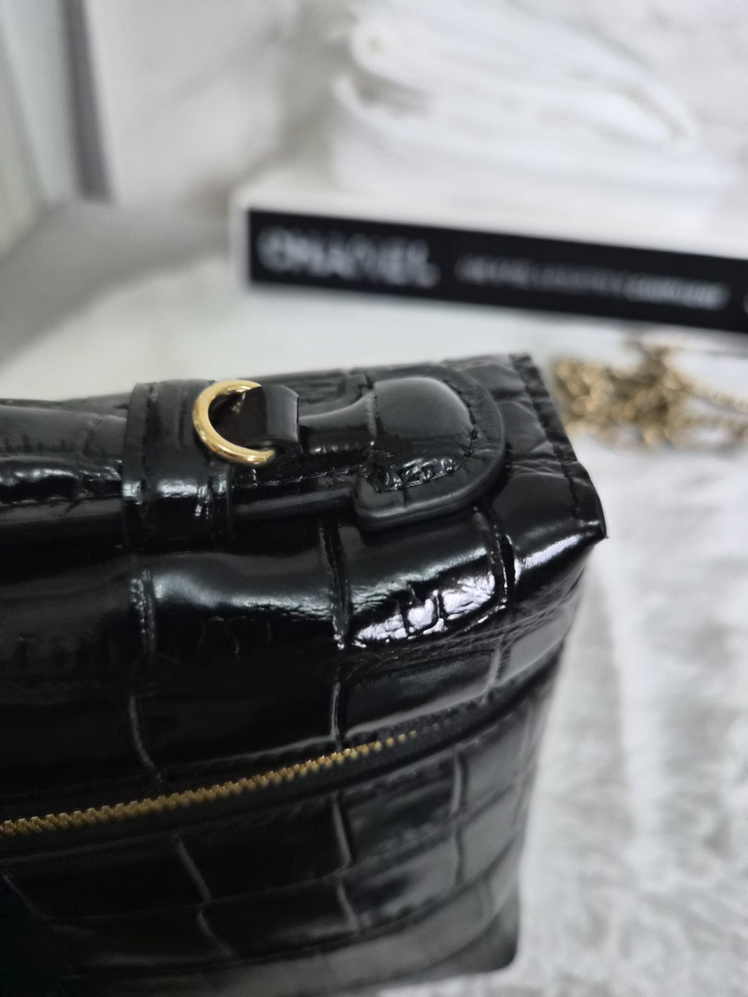 CHANEL 26A Croc Embossed LP Long Vanity size Medium 23 cms LGHW with detachable chain 2026