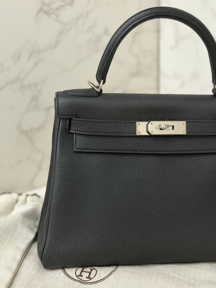 HERMES Noir Black Togo Leather with Palladium Hardware Kelly 28 Retourne Bag Stamp R 2014