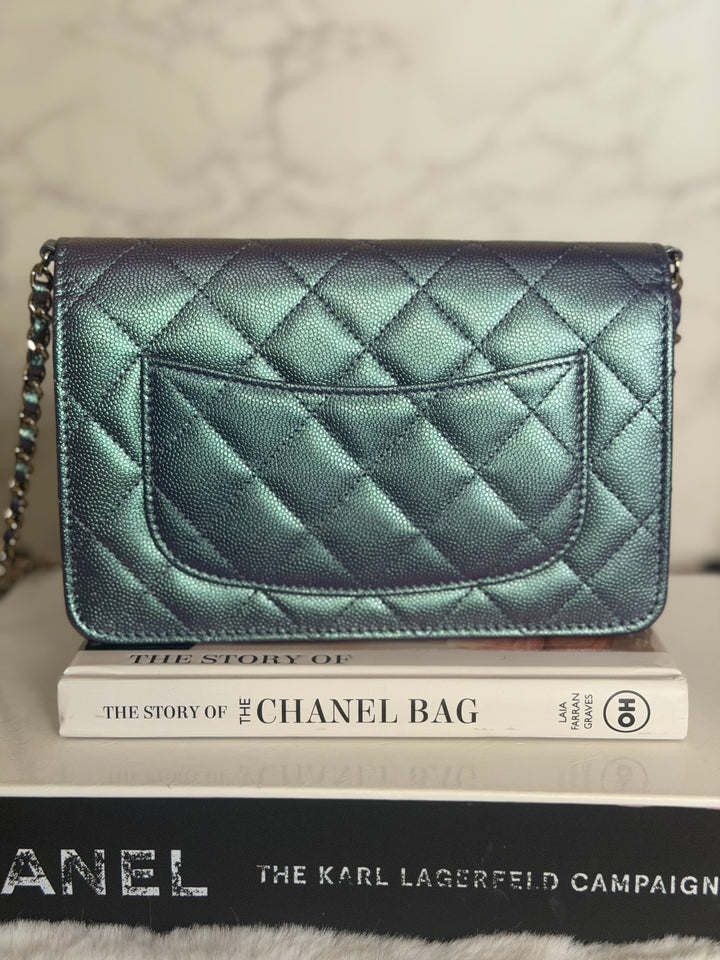 CHANEL 22P Iridescent Purple Caviar LGHW 2022 Classic Wallet On Chain (WOC)
