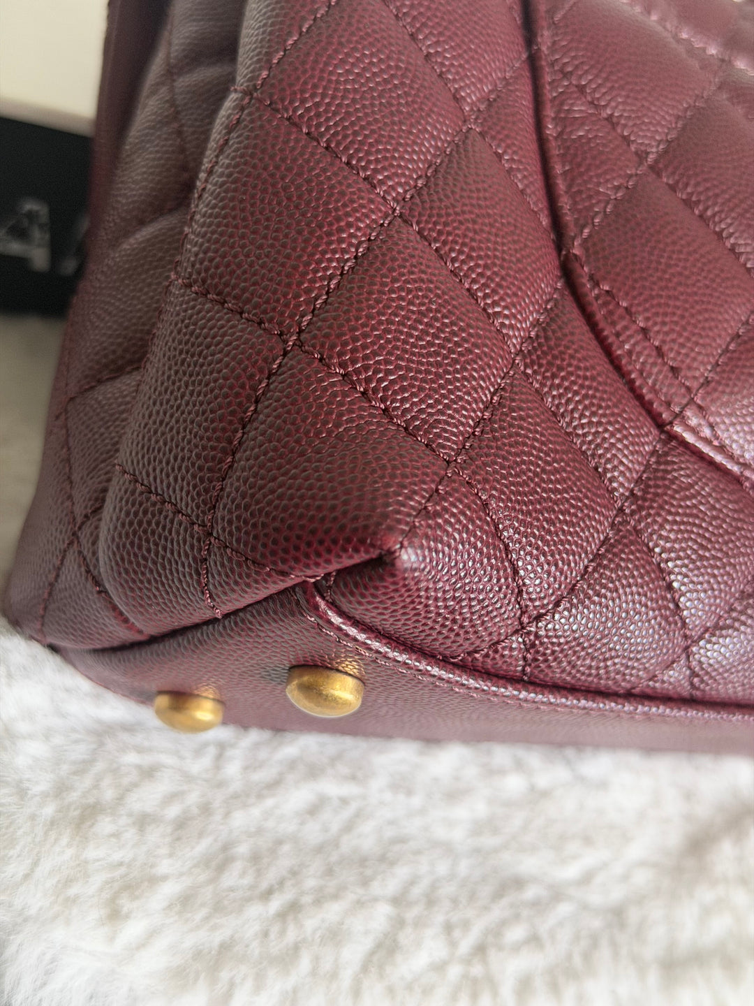 CHANEL series 26 Burgundy Caviar Aged GHW Coco Handle Flap Bag size SMALL with Pink sea snake handle 2018