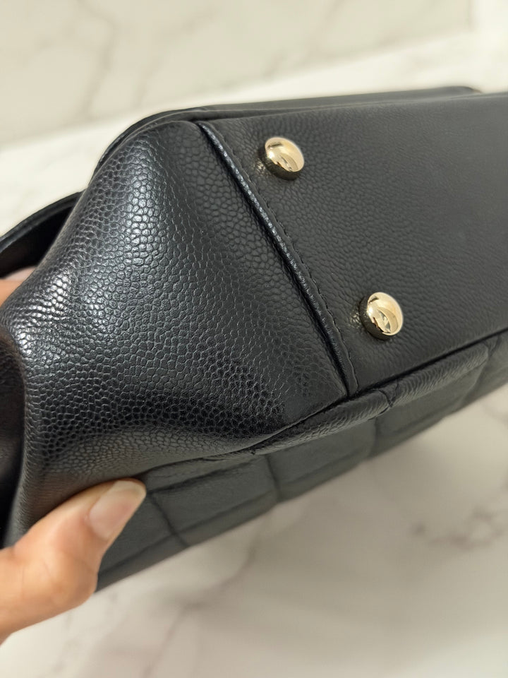 CHANEL Black Caviar LGHW Medium Business Affinity Flap Bag Microchipped