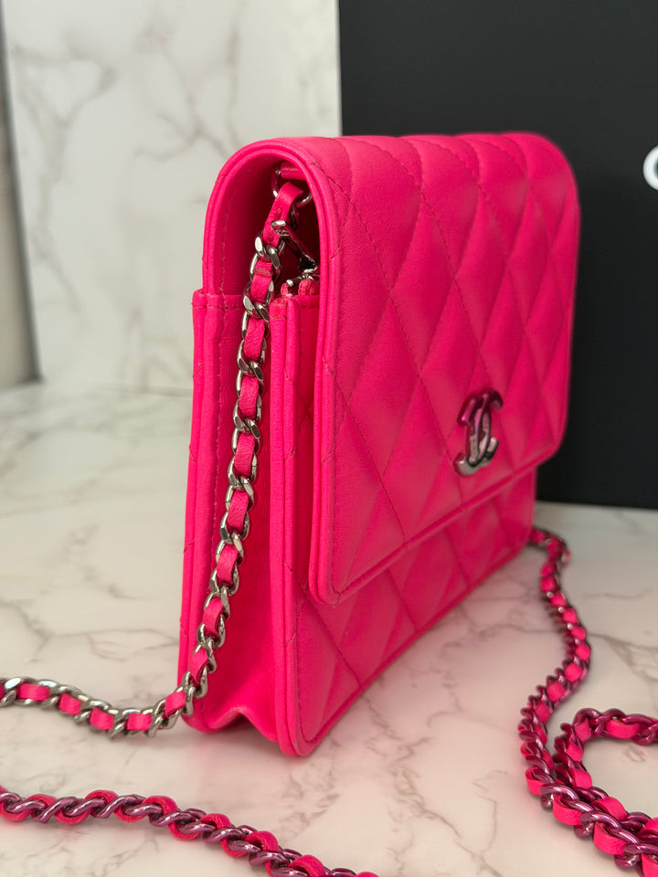 CHANEL 24C 2023/2024 Bright Hot Pink Ombré Hardware Square Wallet on Chain (WOC)