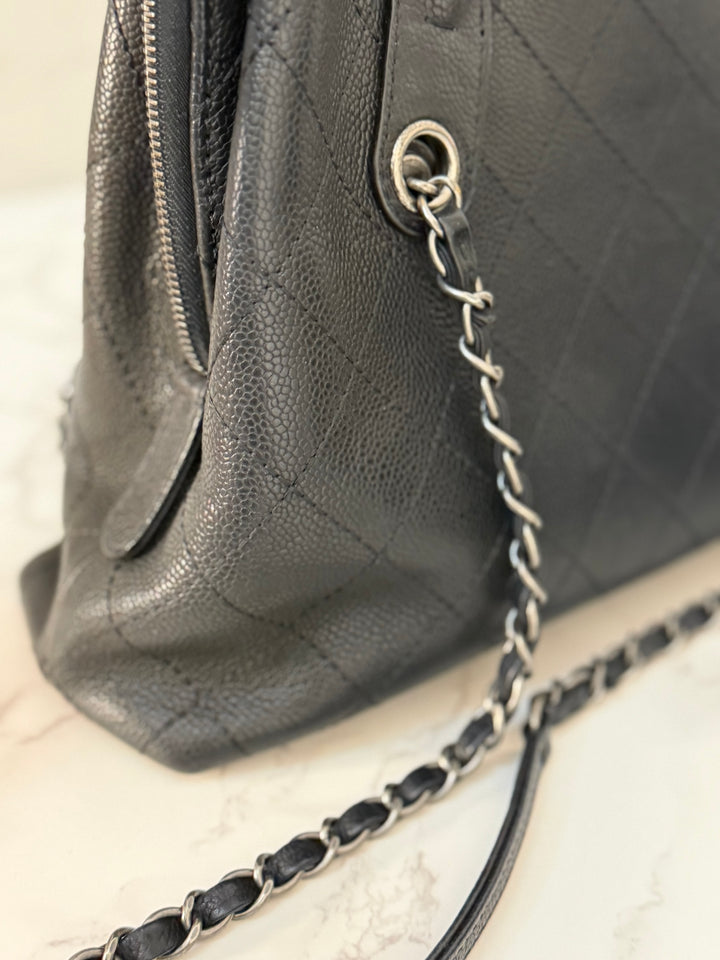 CHANEL series 23 Black Caviar Ruthenium HW Tote Bag with Shoulder Chain strap