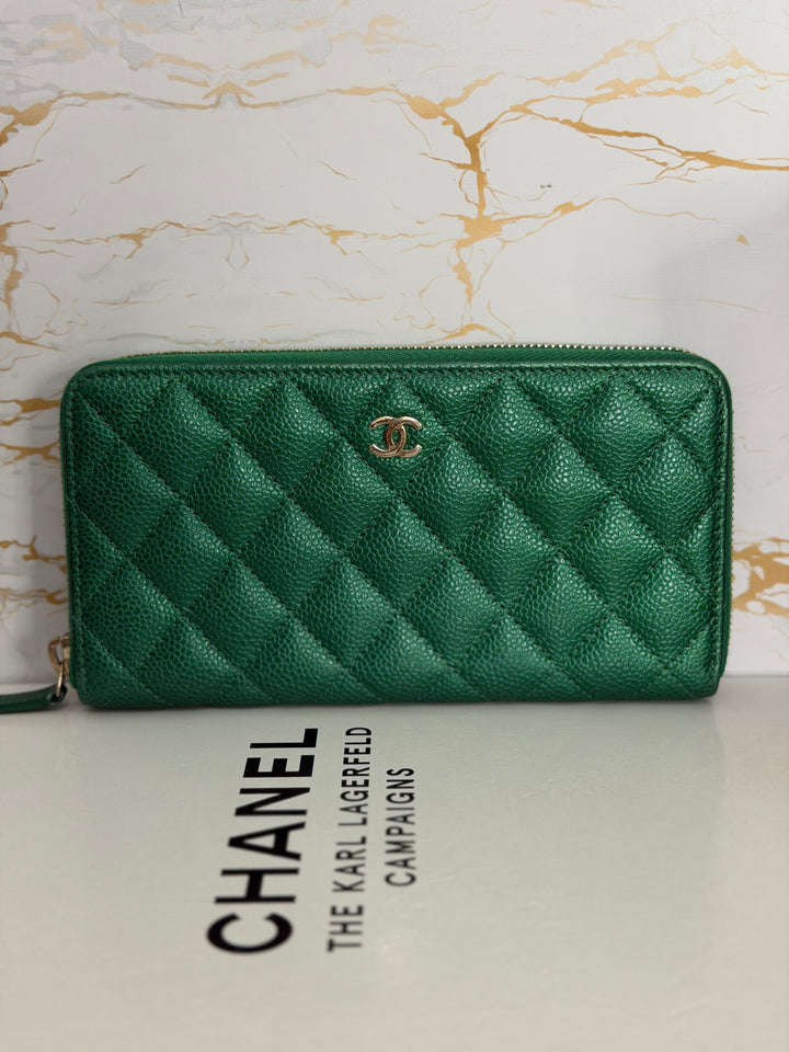 CHANEL series 25 18S collection Emerald Green Caviar LGHW Full size Zipped Wallet