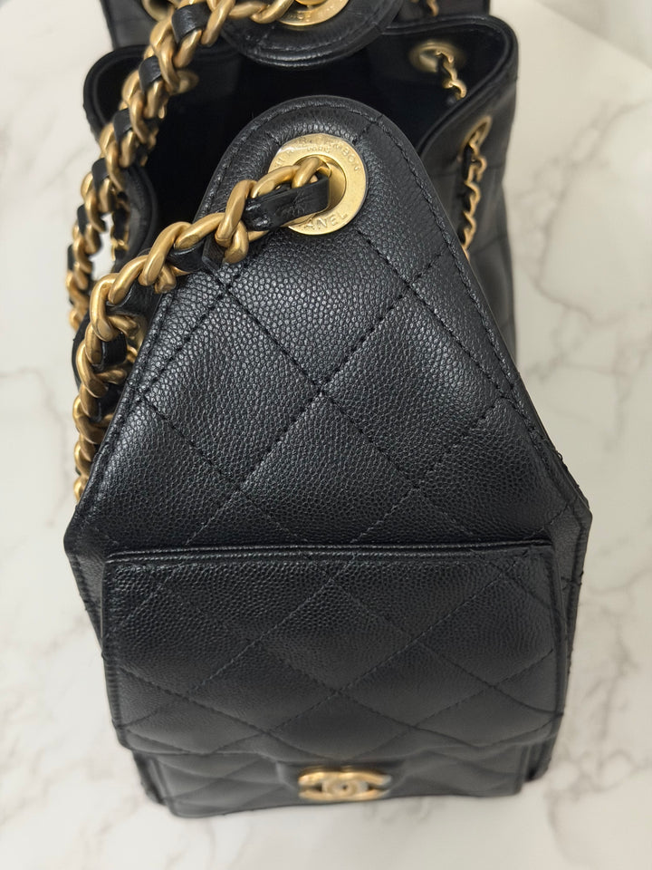 CHANEL 26C 2025/2026 Black Caviar Aged GHW 25 Hobo Bag size Small