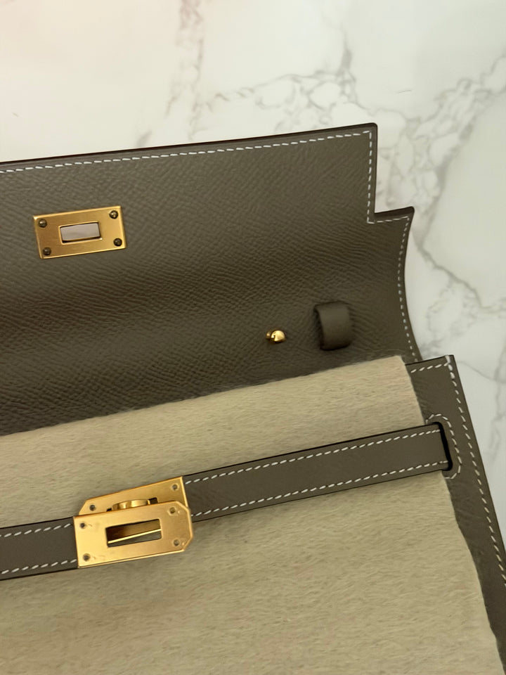 HERMES Kelly To Go Etoupe Epsom Leather GHW stamp B 2023