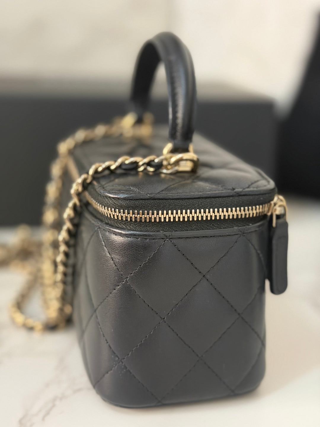 CHANEL series 31 Black Lambskin LGHW Small Vanity Case with Chain and Leather Top Handle