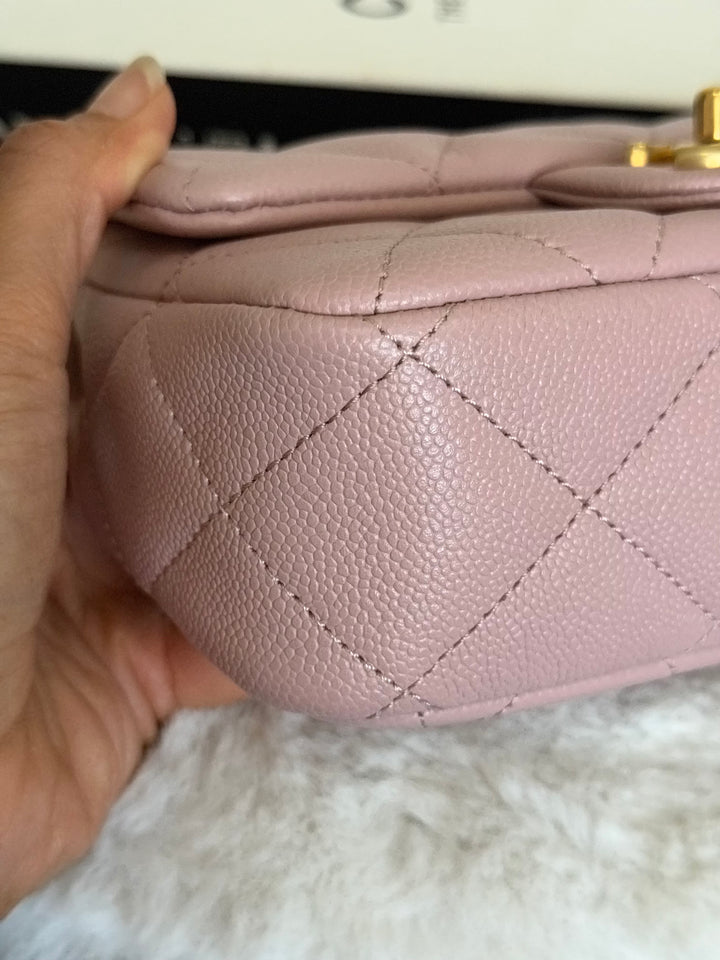 CHANEL 24P Muted Mauve Pink Caviar Heart Adjustable Chain Flap Bag with aged GHW 2024