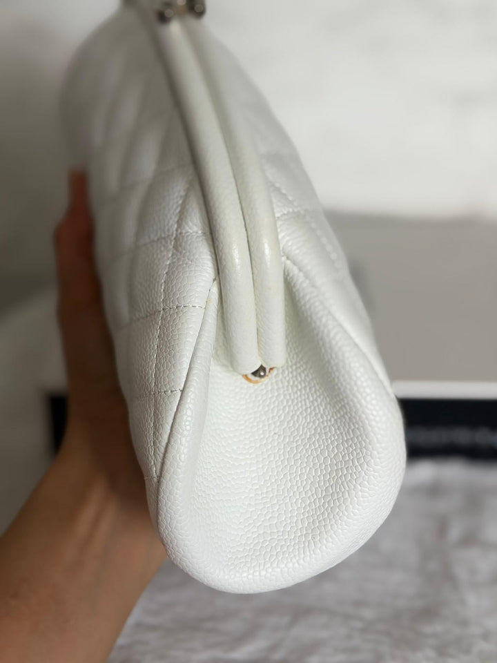 CHANEL series 12 White Caviar SHW Classic Clutch